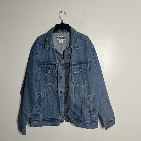 Vintage Wrangler Rugged Wear Jacket Mens Medium‎ Denim Trucker XL - Picture 1 of 3